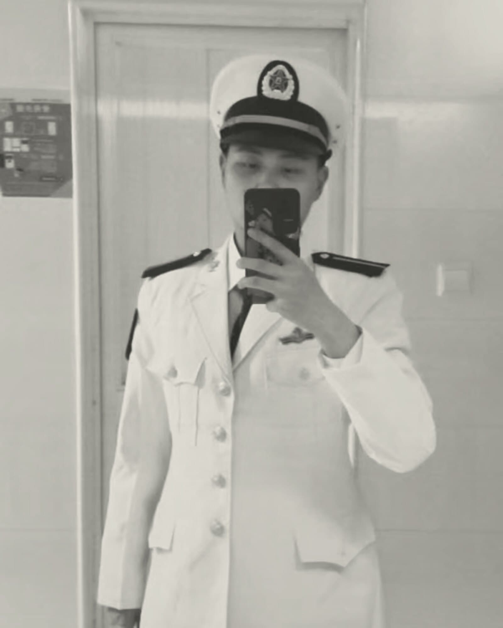 刘永峰 — 海渊潜龙